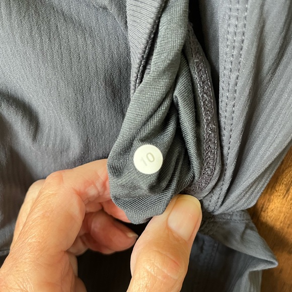 LULULEMON DANCE STUDIO CROPS  SZ. 10 GREY   EUC - Picture 4 of 4